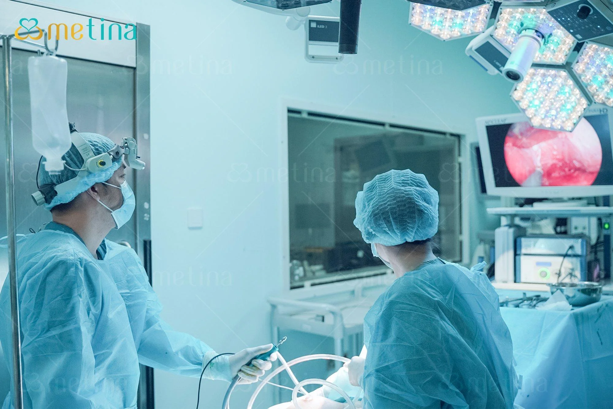 3 lý do bạn nên nâng ngực bằng phương pháp nội soi - Dr. Châu Thanh Phong - Thẩm mỹ 3 vòng
