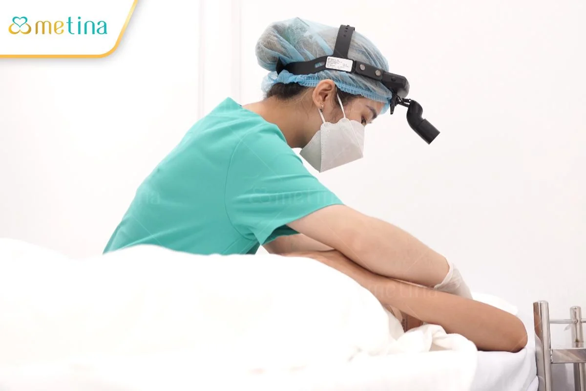 Quy trình chăm sóc hậu phẫu 30 ngày chặt chẽ tại phòng khám Dr. Châu Thanh Phong sau nâng ngực nội soi - Dr. Châu Thanh Phong - Thẩm mỹ 3 vòng