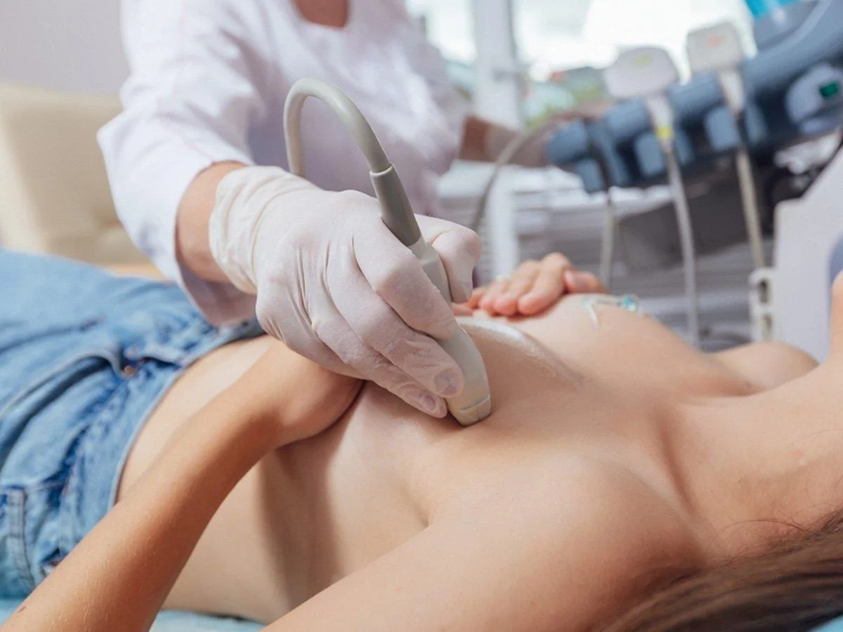 3 lý do tại sao bác sĩ CKI. Châu Thanh Phong khuyên chị em nên siêu âm tuyến ... - Dr. Châu Thanh Phong - Thẩm mỹ 3 vòng